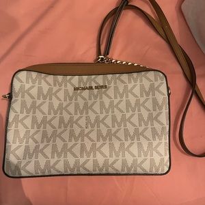 michael kors crossbody